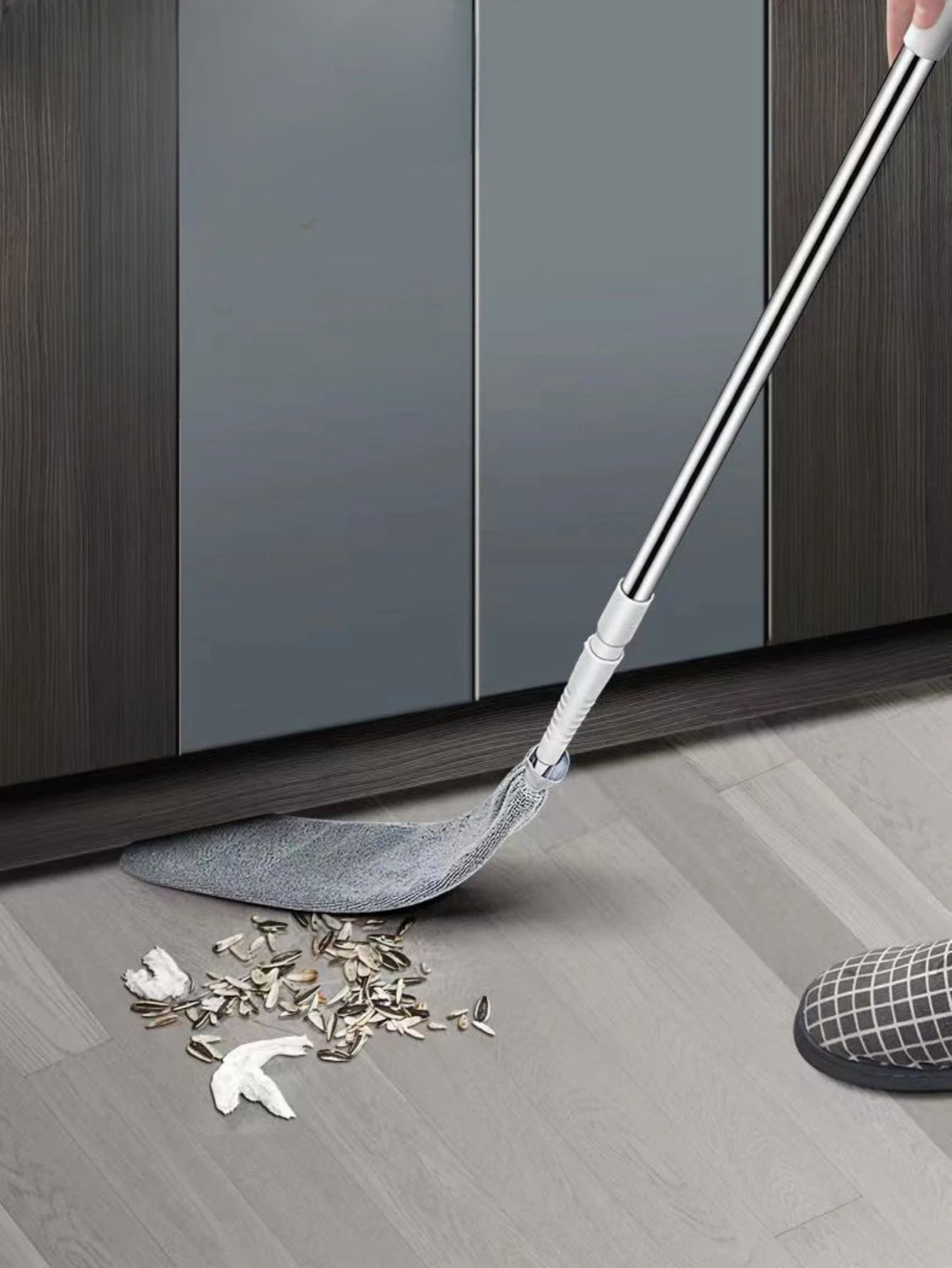 Extendable Duster With Multi-Tool Heads